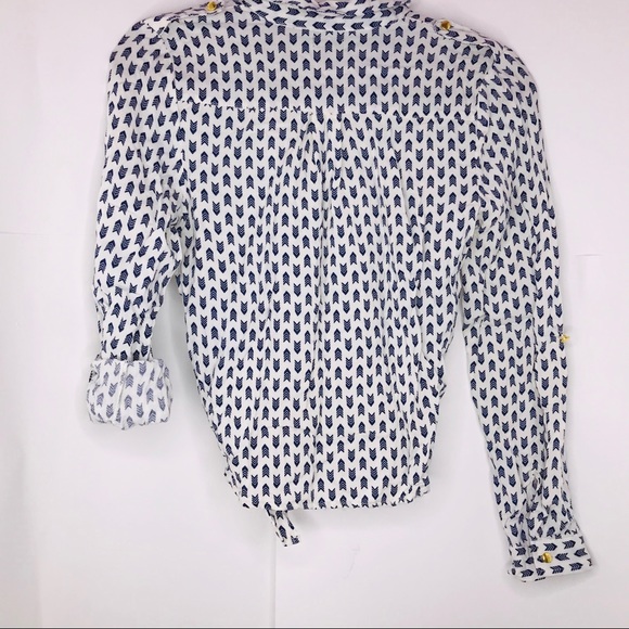 Charlotte Russe | Arrow Tie Front Shirt - Picture 4 of 5